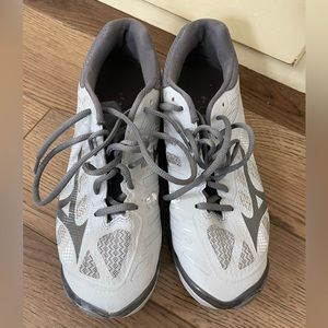 Mizuno volleyball shoes